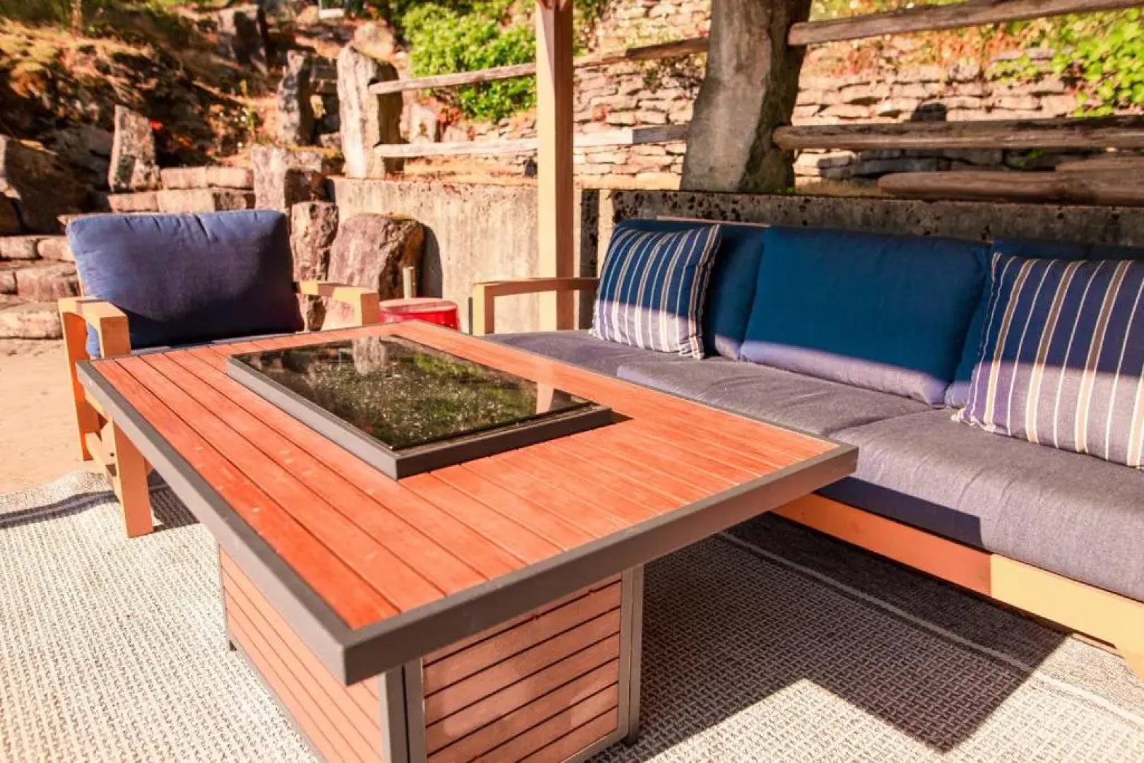 The Overlook, Luxury Lakeside Home with Dock