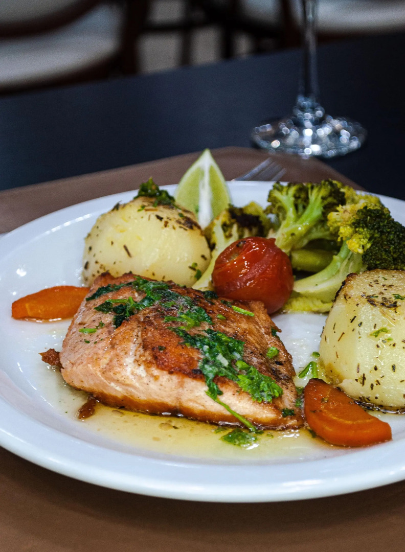 Master Porto Alegre Hotel - Av Carlos Gomes, Proximo Consulado Americano