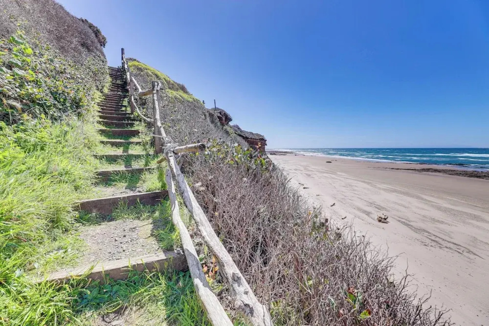 Peaceful Winter Retreat: Oregon Coastline Beach!