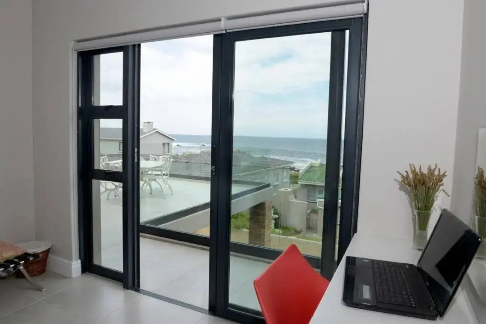 The Whale and Waddler - Unit with a view - and solar energy support