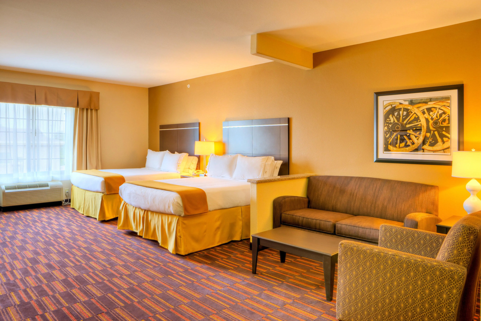 Holiday Inn Express & Suites Granbury by IHG