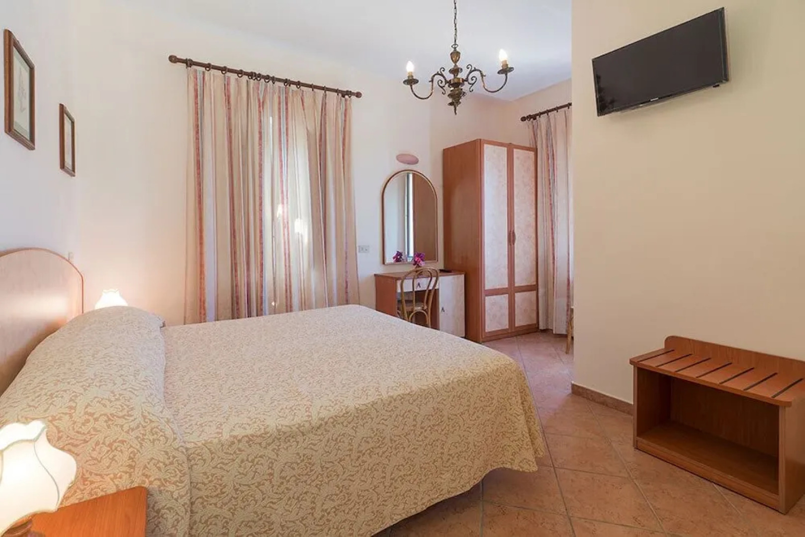 Hotel Pensione Monti