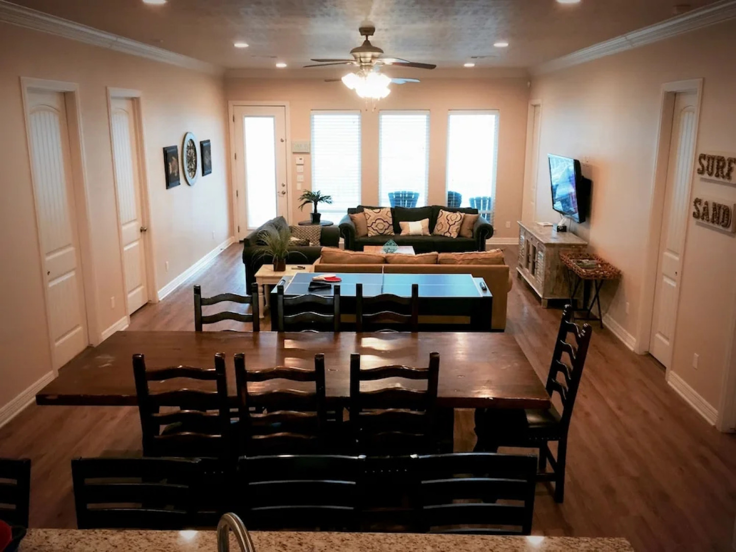 Surf And Sand 4 Bedroom Home by RedAwning