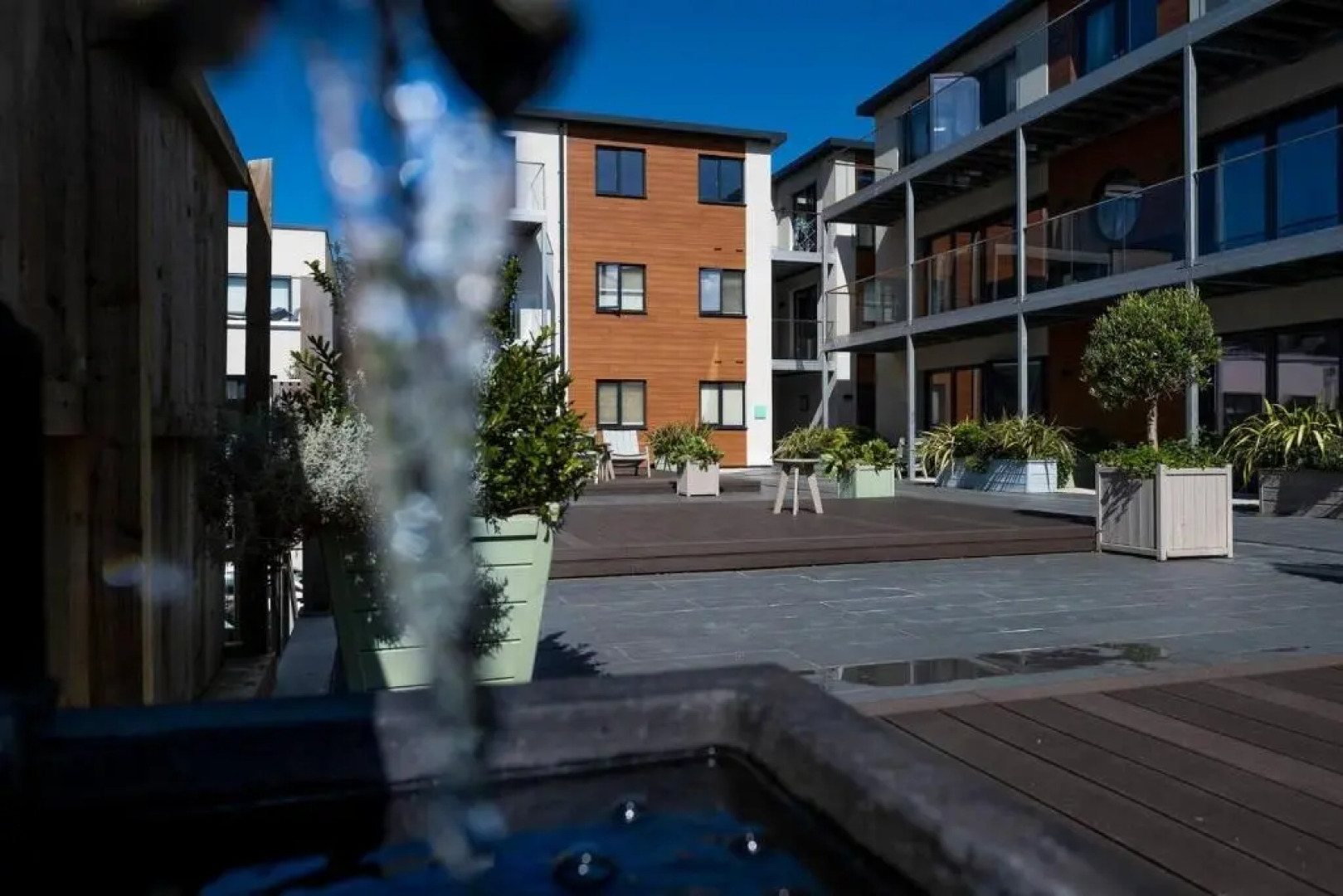 4br-8guests-balcony-beachview-pool-pets