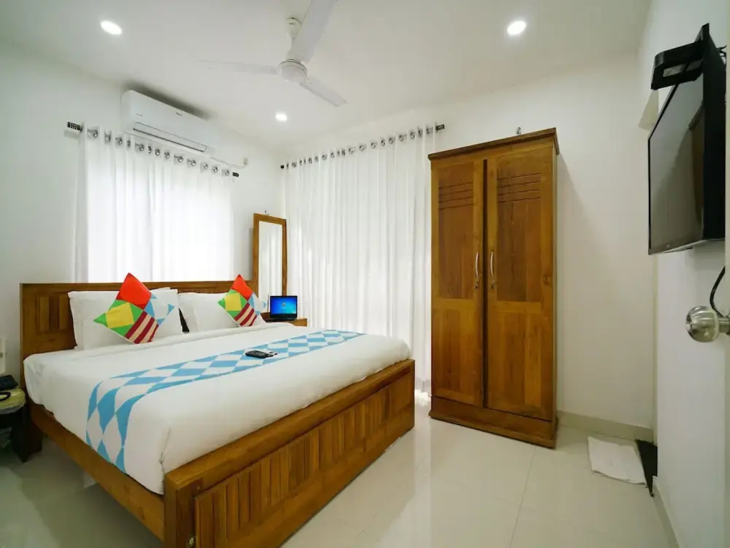 OYO 15660 Home Modern 1BHK Edapally