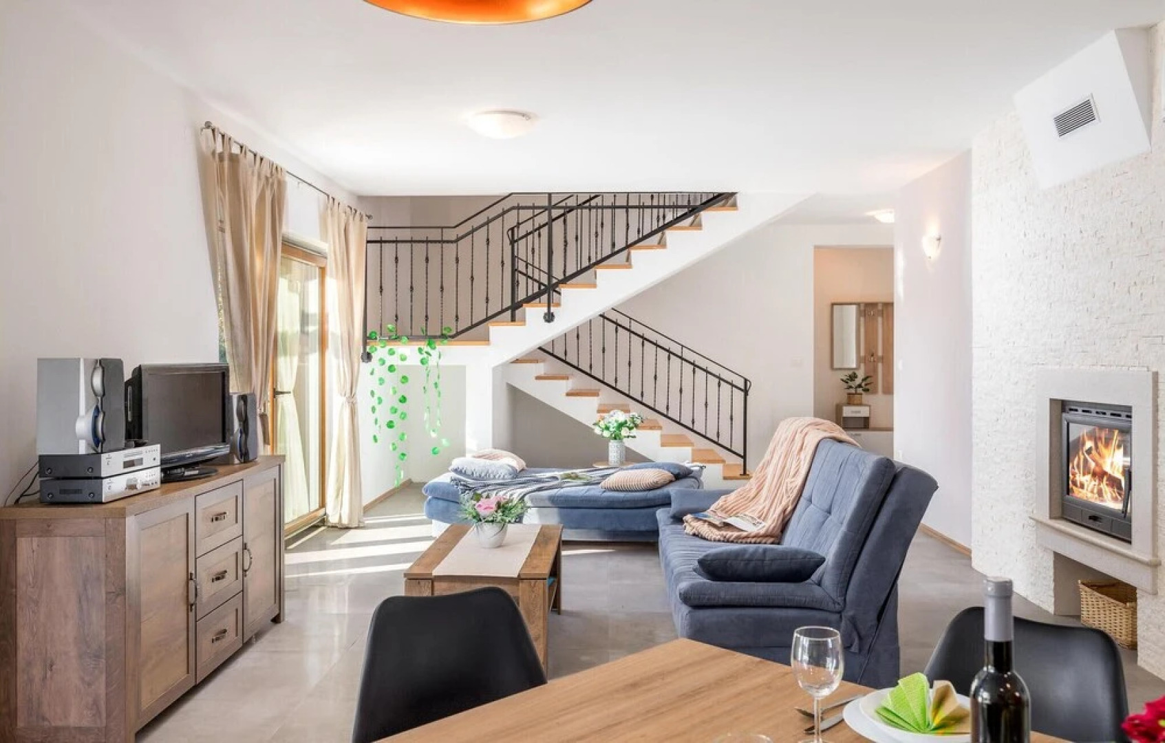 Stunning Home in Bale With 4 Bedrooms, Wifi and Outdoor Swimming Pool