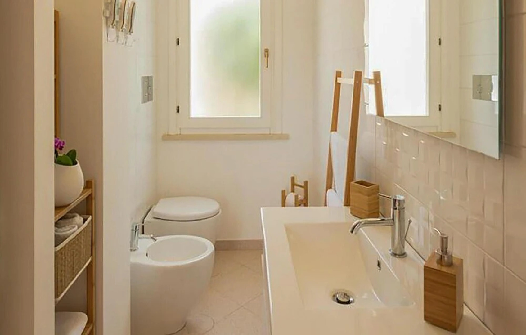 Stunning Home in Marina di Modica With 3 Bedrooms and Wifi