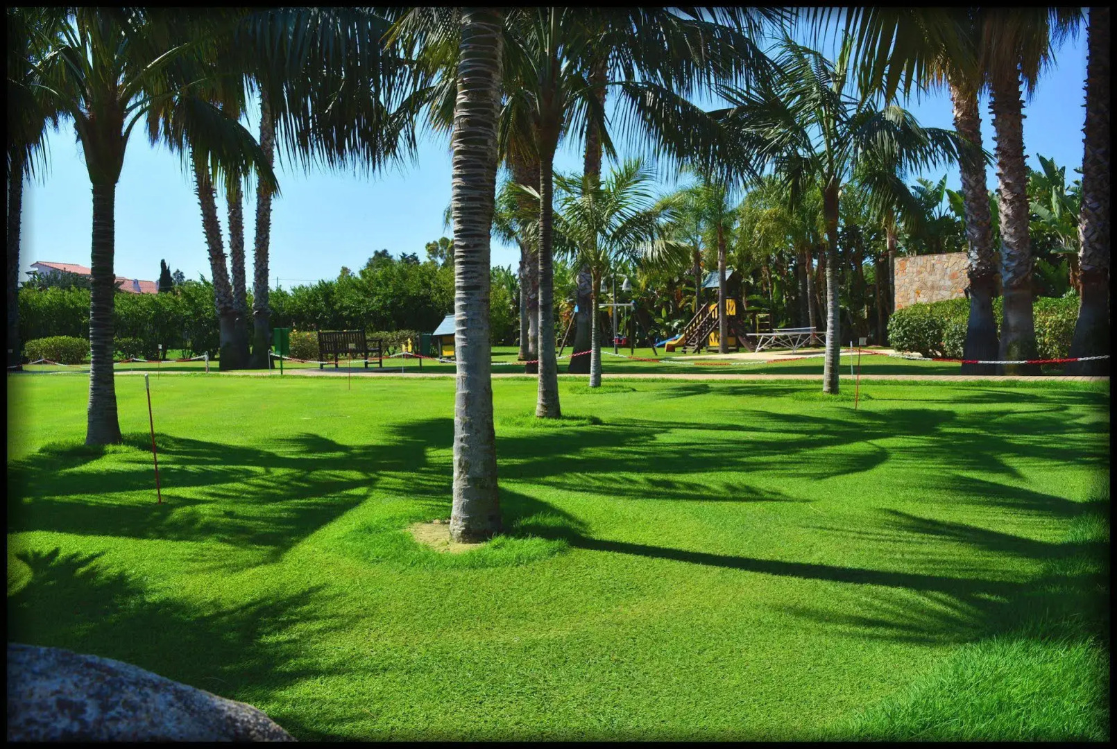 Lantana Resort Hotel & Apartments