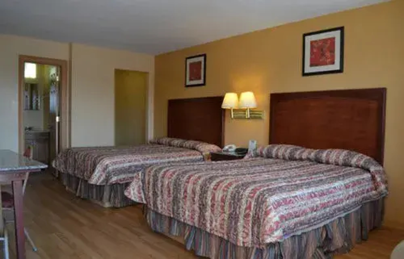 Deluxe Inn and Suites Weslaco