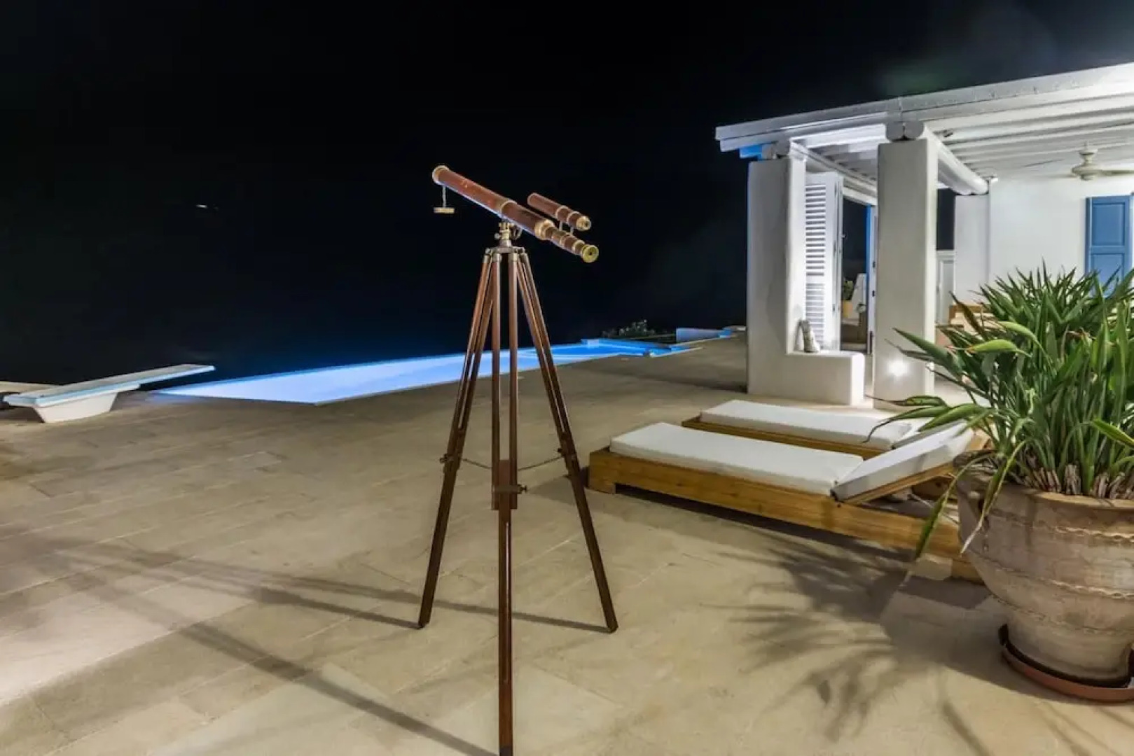 Inviting 8-bed Villa in Ermoupoli - Villa Blueros