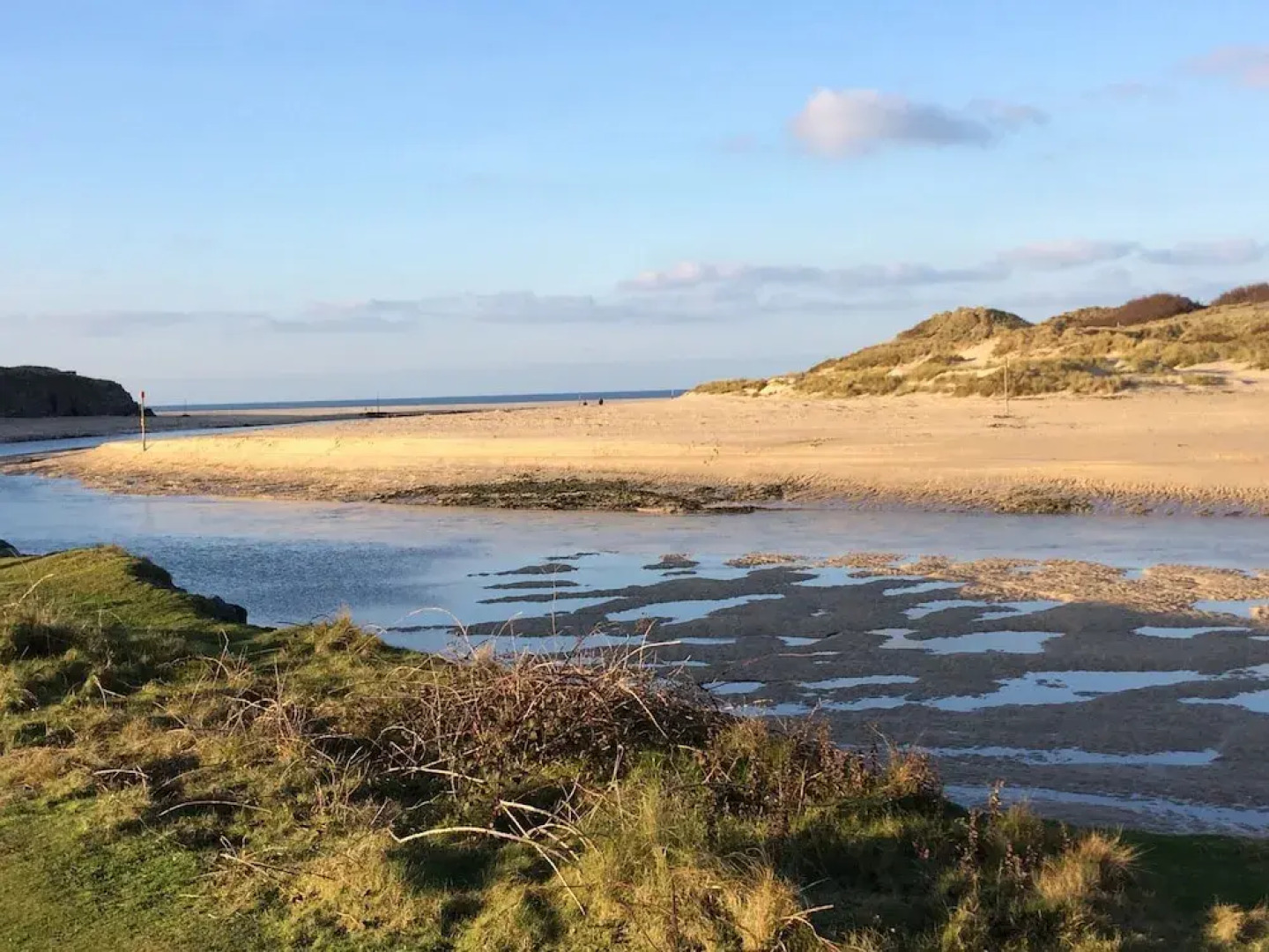 Secluded Meadow, Unique Shire Hut, Perfect Camping