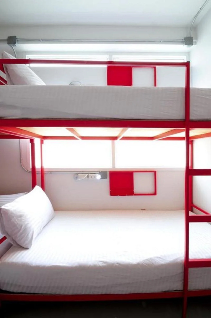 Jellybean Ezy Hostel Sathorn