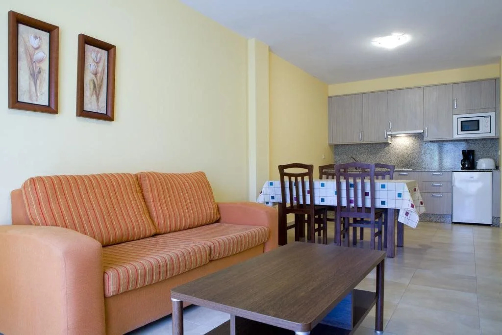 Apartamentos La Rana