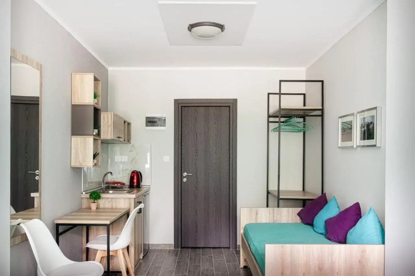 River Side Rooms