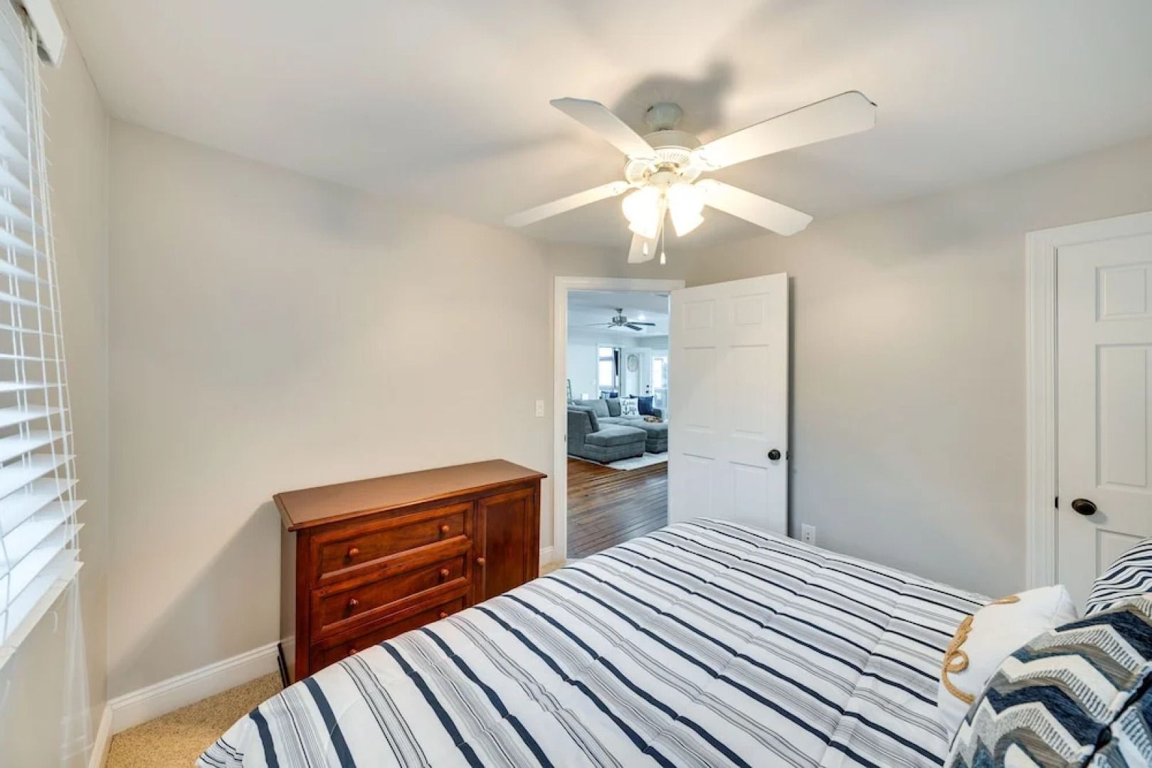 Lakefront Edgerton Cottage w/ Deck & Grill!