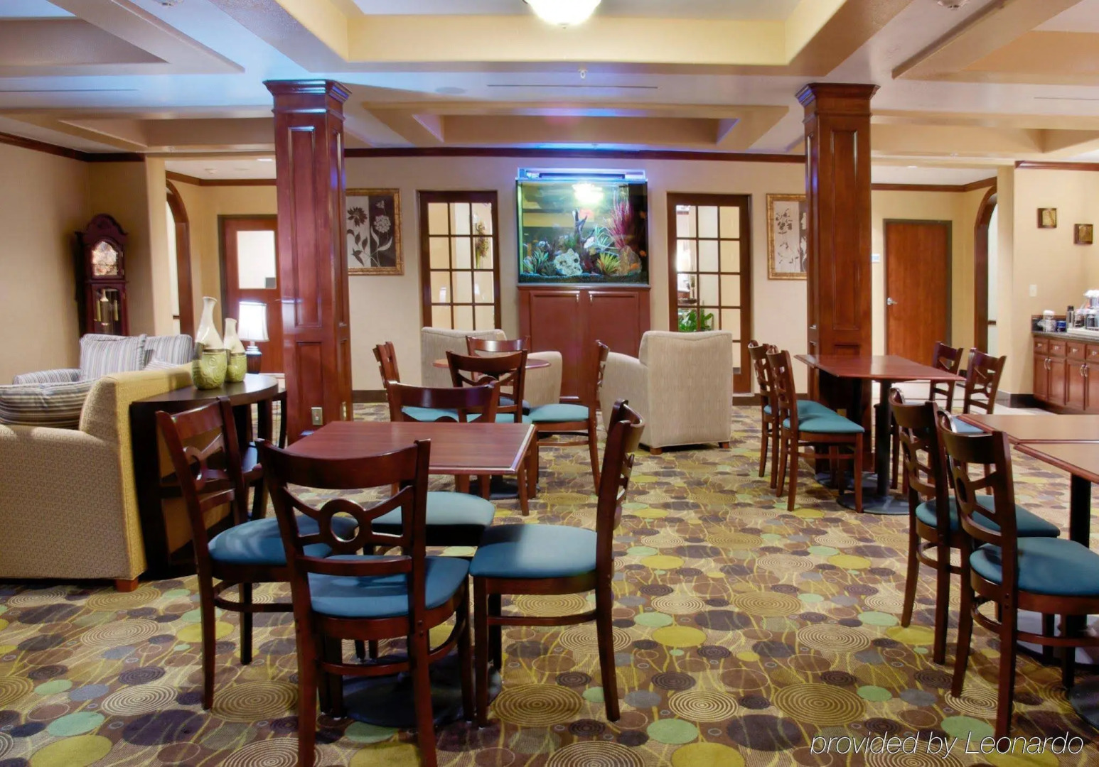 Holiday Inn Express & Suites Sealy by IHG