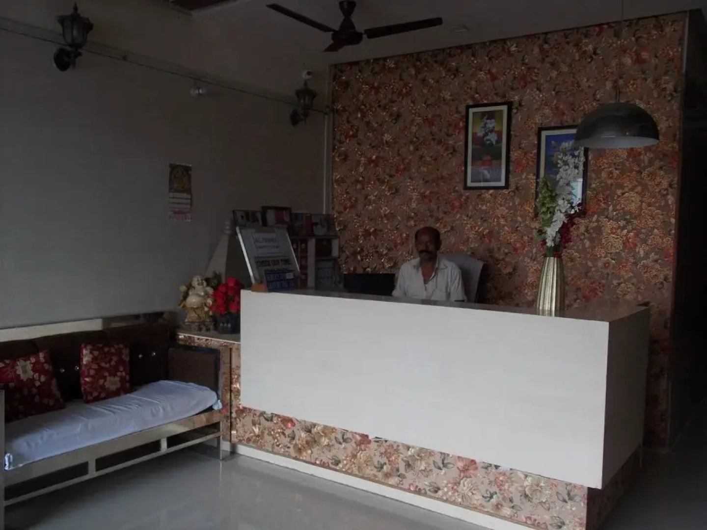 Hotel Roopam Dudhwa