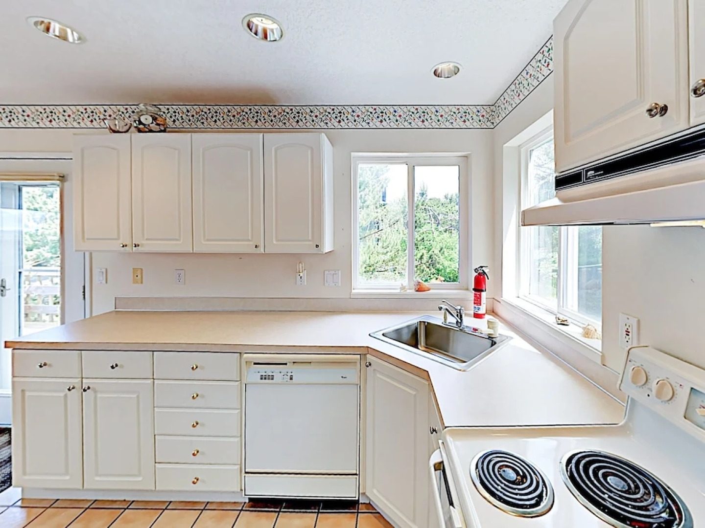 5870 Cloverdale - 4 Br Home