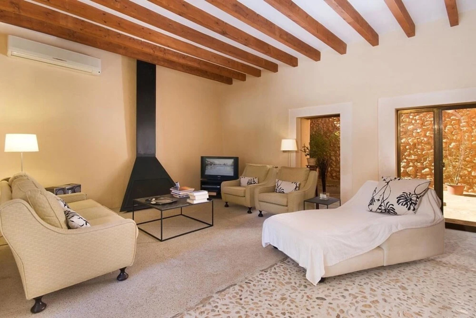 Villa - 3 Bedrooms with Pool and WiFi - 103170