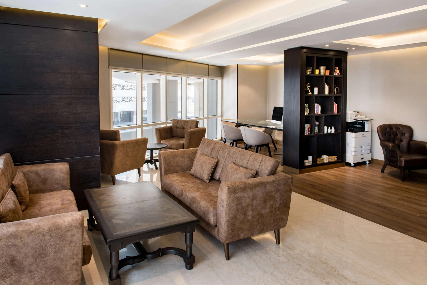 Отель Radisson Blu Hotel, Dubai Canal View