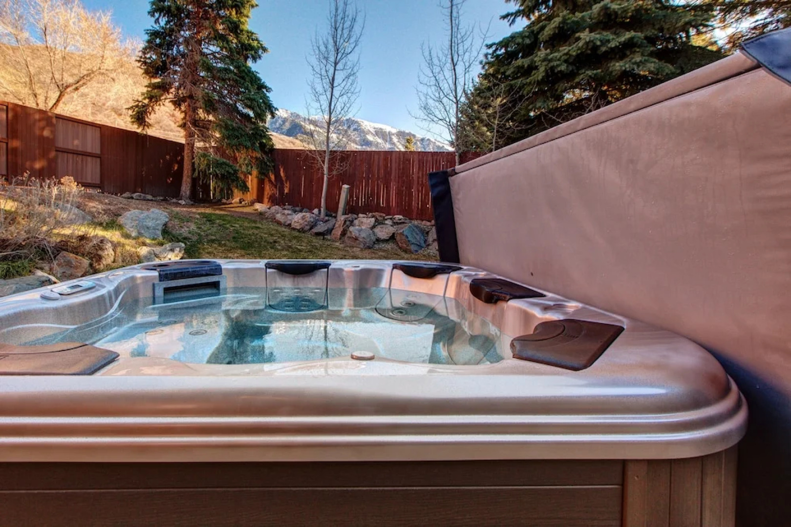 4BR 3BA Phenomenal Ski Retreat Perfectly Located by RedAwning