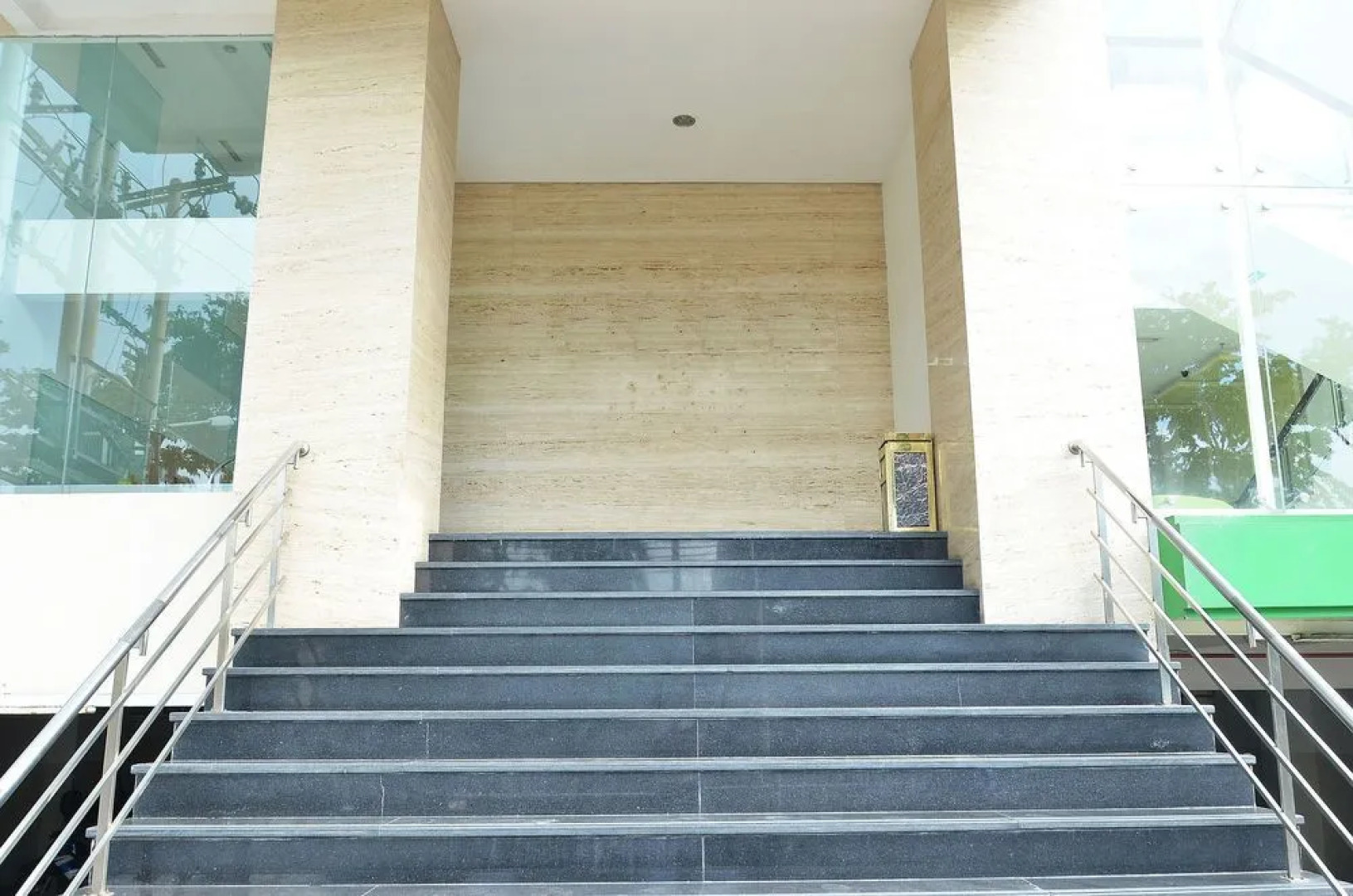 Zen Rooms Manyar Kertoarjo