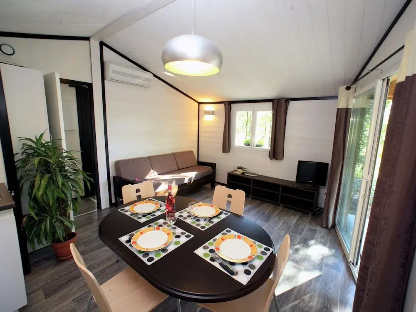 Attractive Chalet on a Hill in Monclar-de-quercy