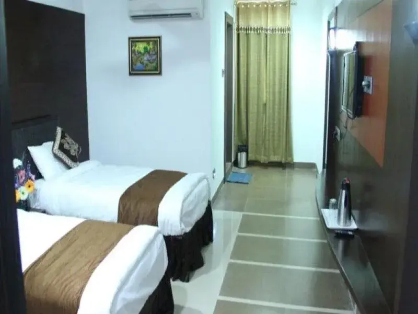 Abinand Grand Hotel