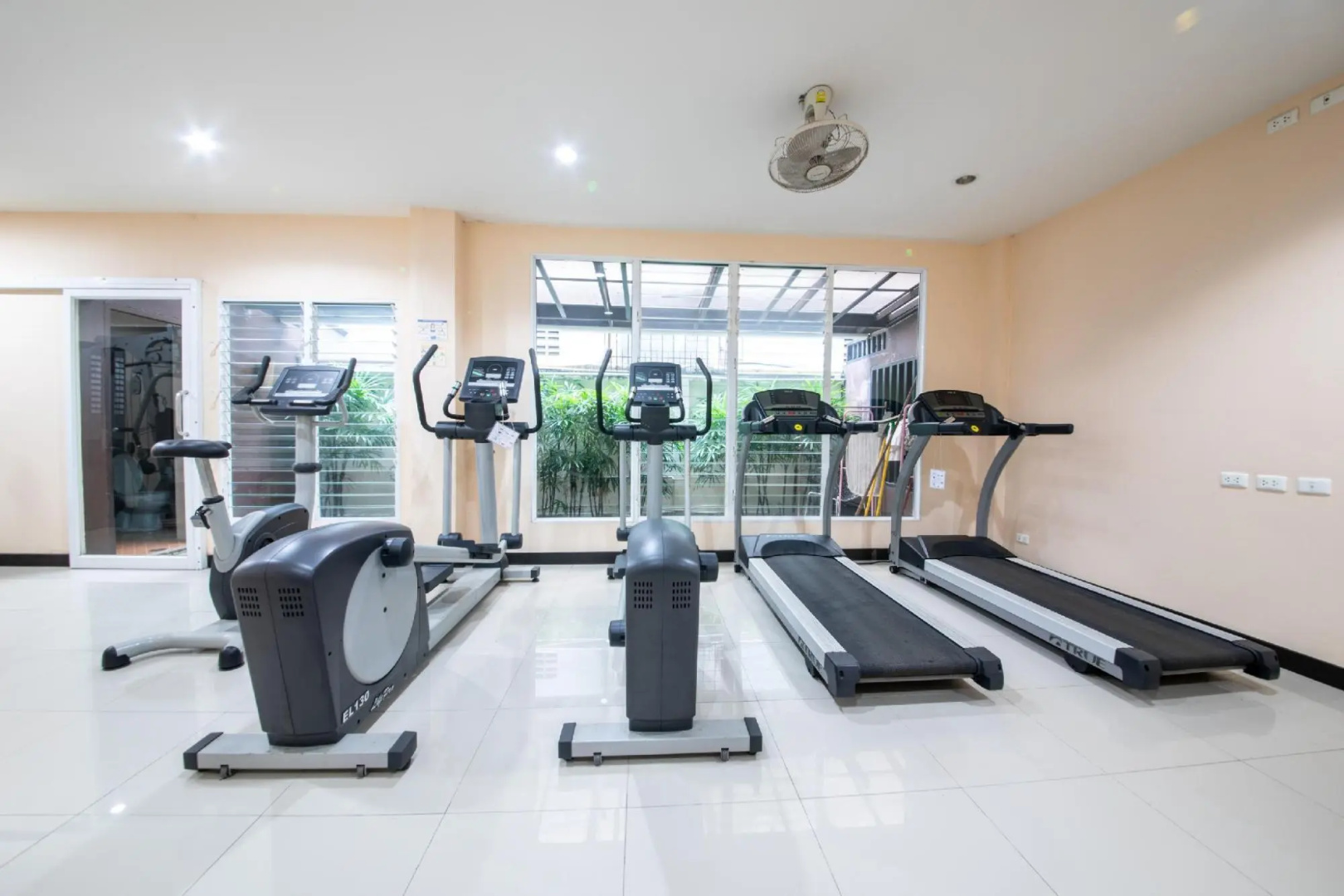 OYO 358 Rattana Residence Thalang