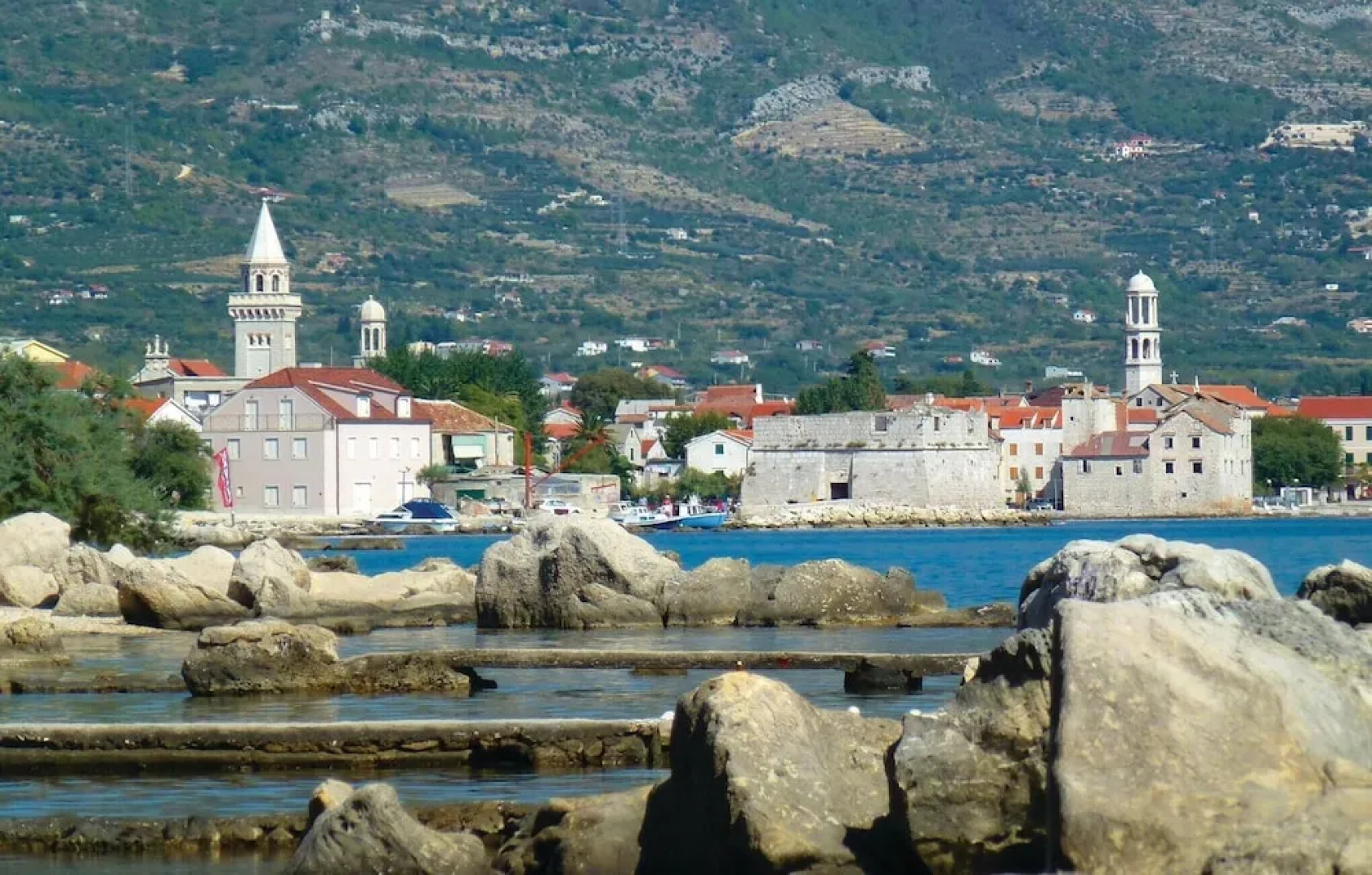 Awesome Home in Kastel Novi With Wifi and 6 Bedrooms