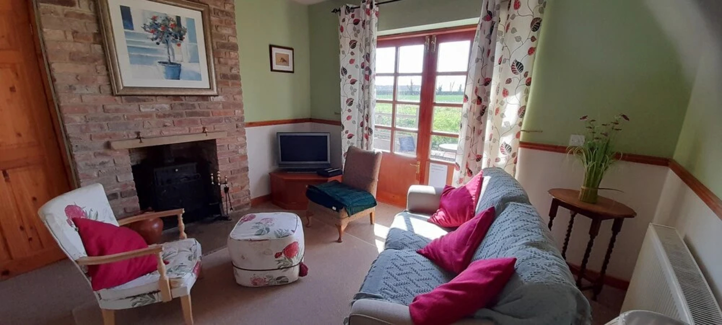Beautiful 1 Bedroom Cottage With Fishing Lake