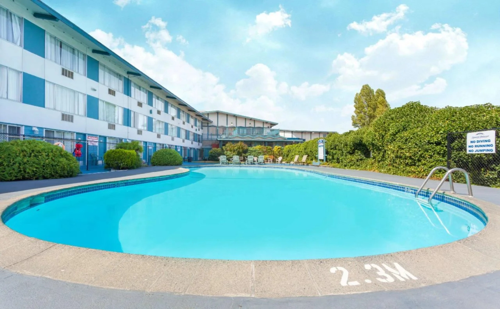 Howard Johnson by Wyndham Nanaimo Harbourside