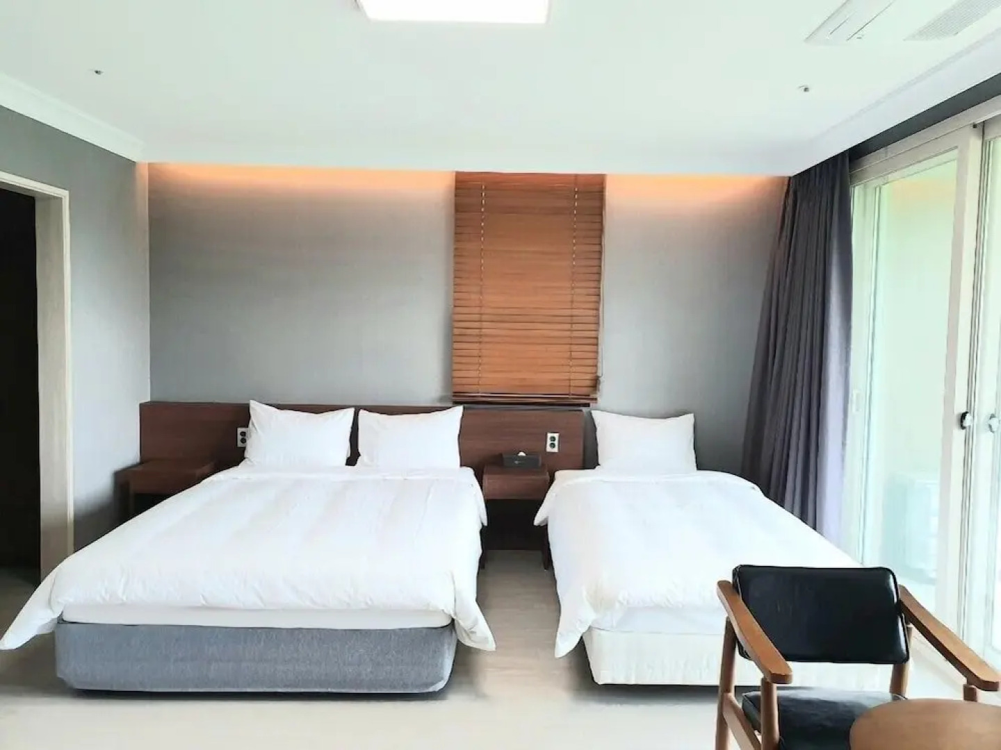 Baekhak Jayuro Resort