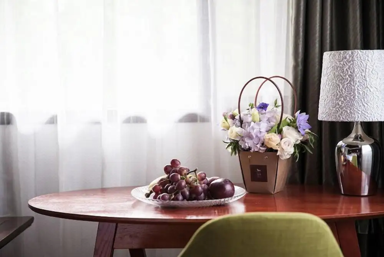 Yurong West Lake Cottage Resort Hotel