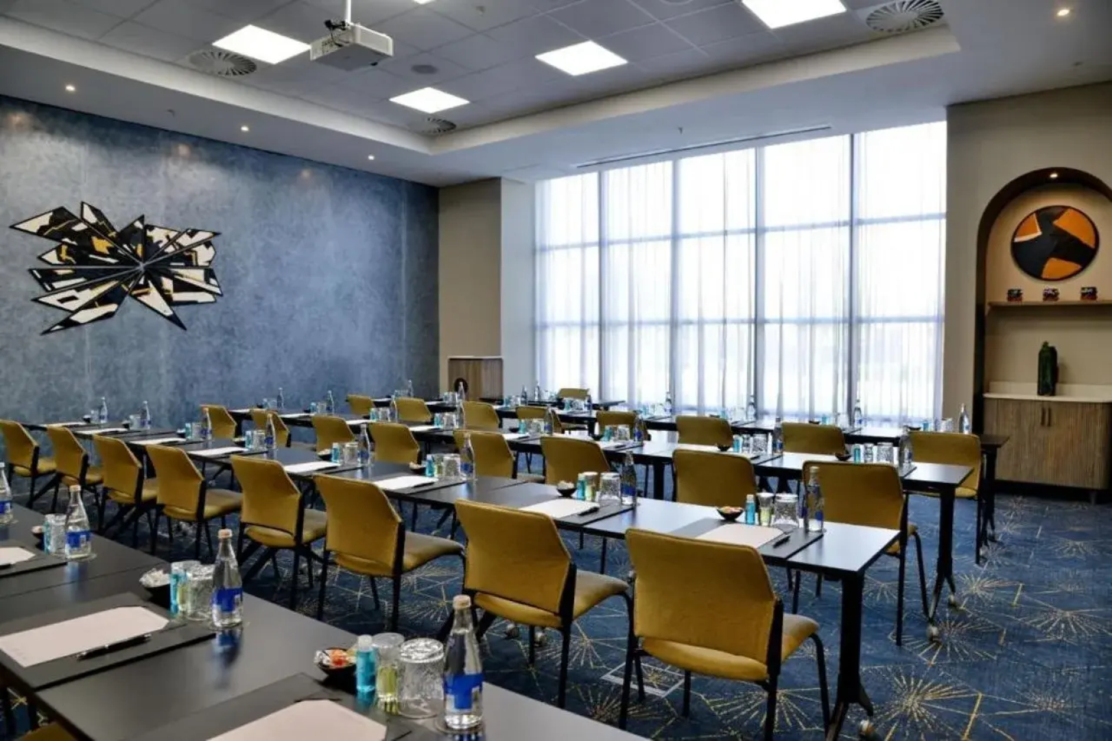 Courtyard Hotel Waterfall City