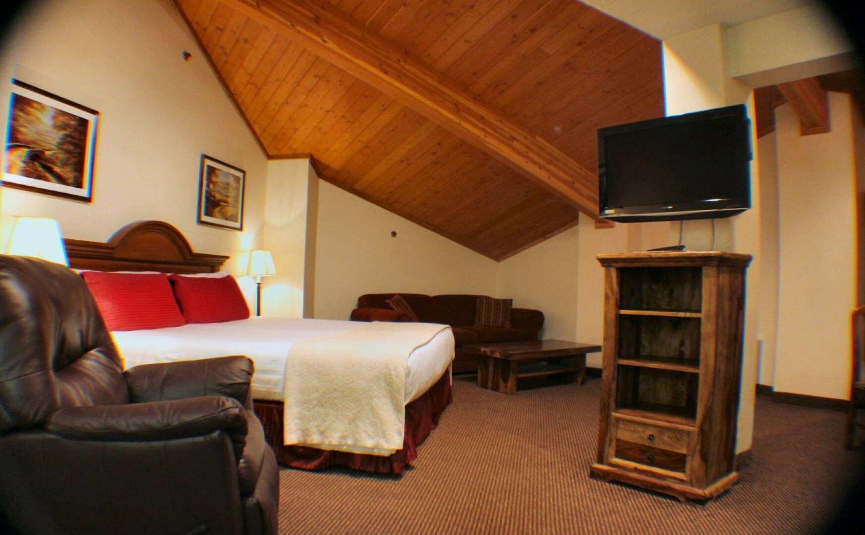 Ten Pin Inn & Suites