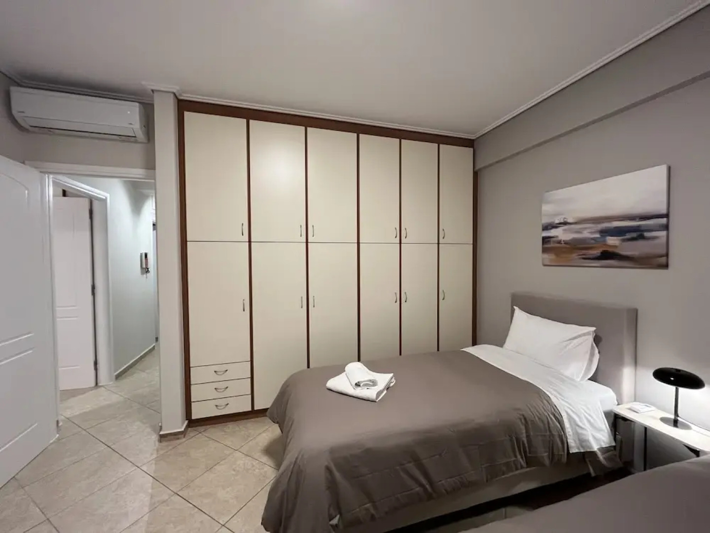 Hector Apartment Airport