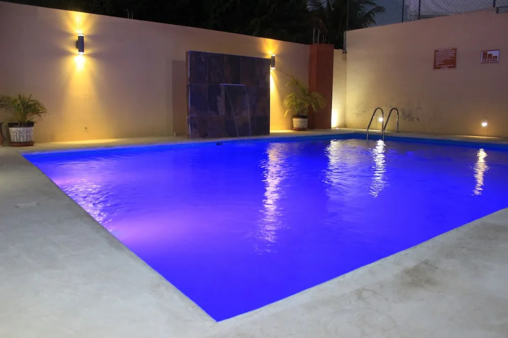 Terracota Corner Room