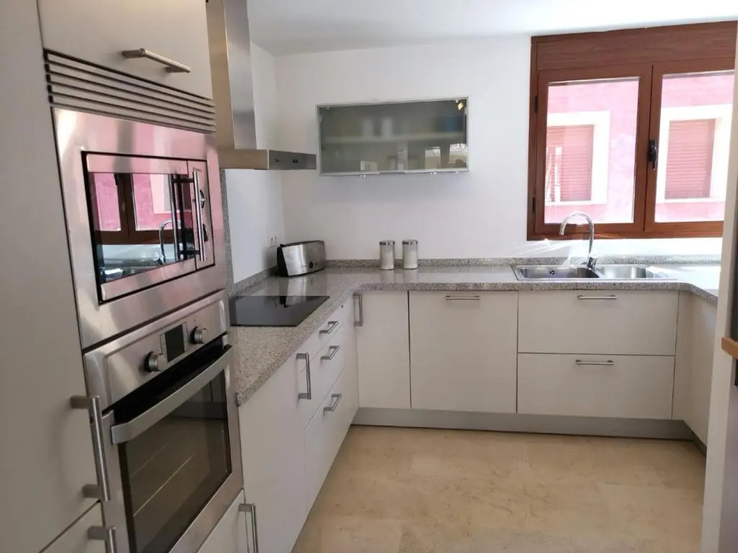 Beautiful penthouse with 3 pools