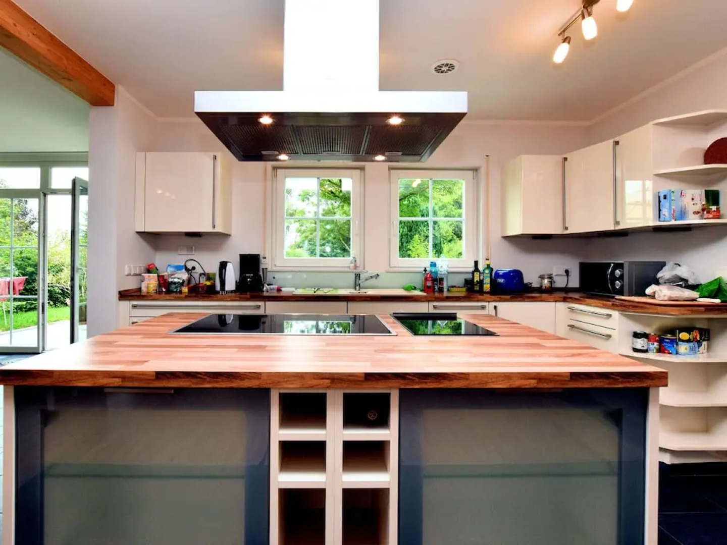 Beautiful House With Sauna, Modern Interior and Enormous, Park-like Garden