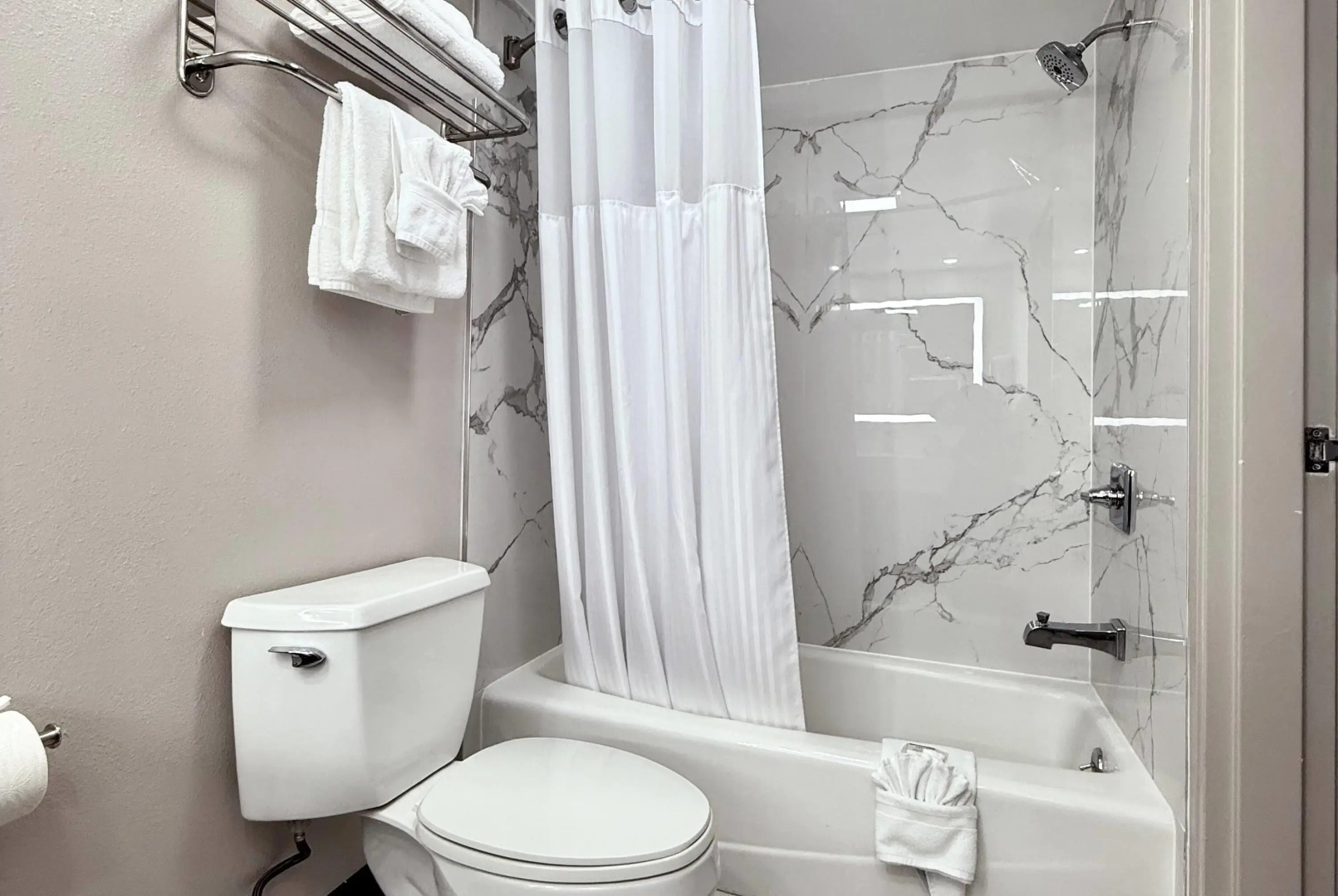 Days Inn by Wyndham Los Angeles LAX/Redondo/Manhattan Beach