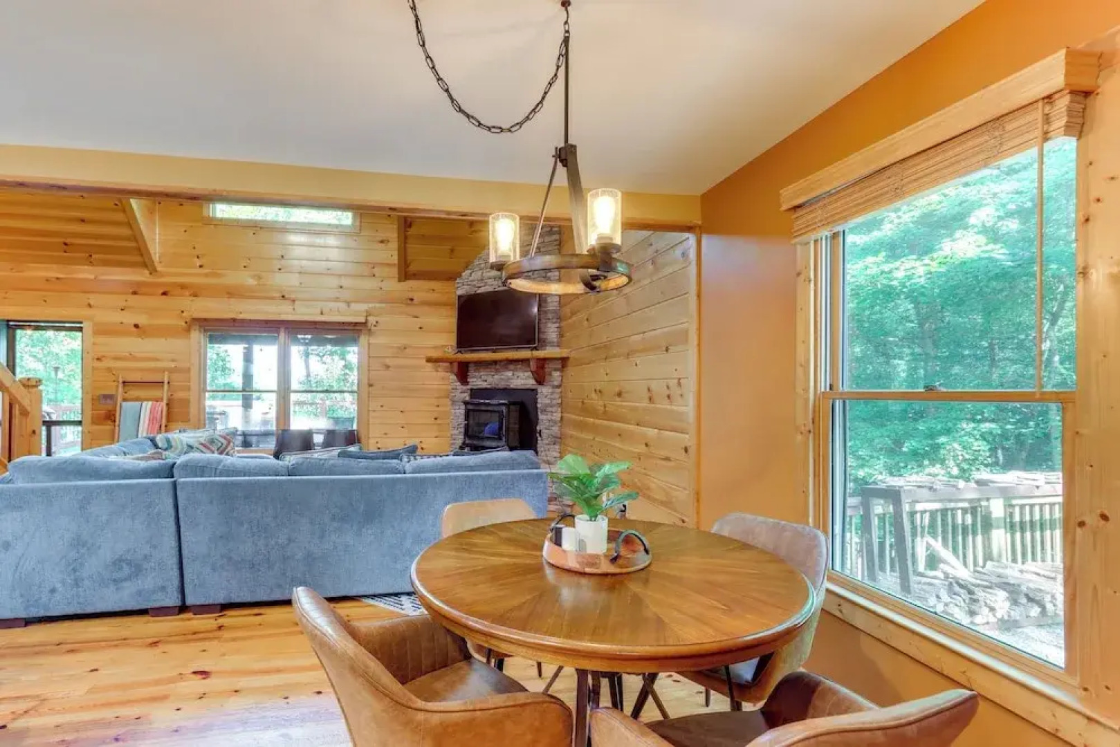 Deck & Private Hot Tub: Cabin in Ellijay!