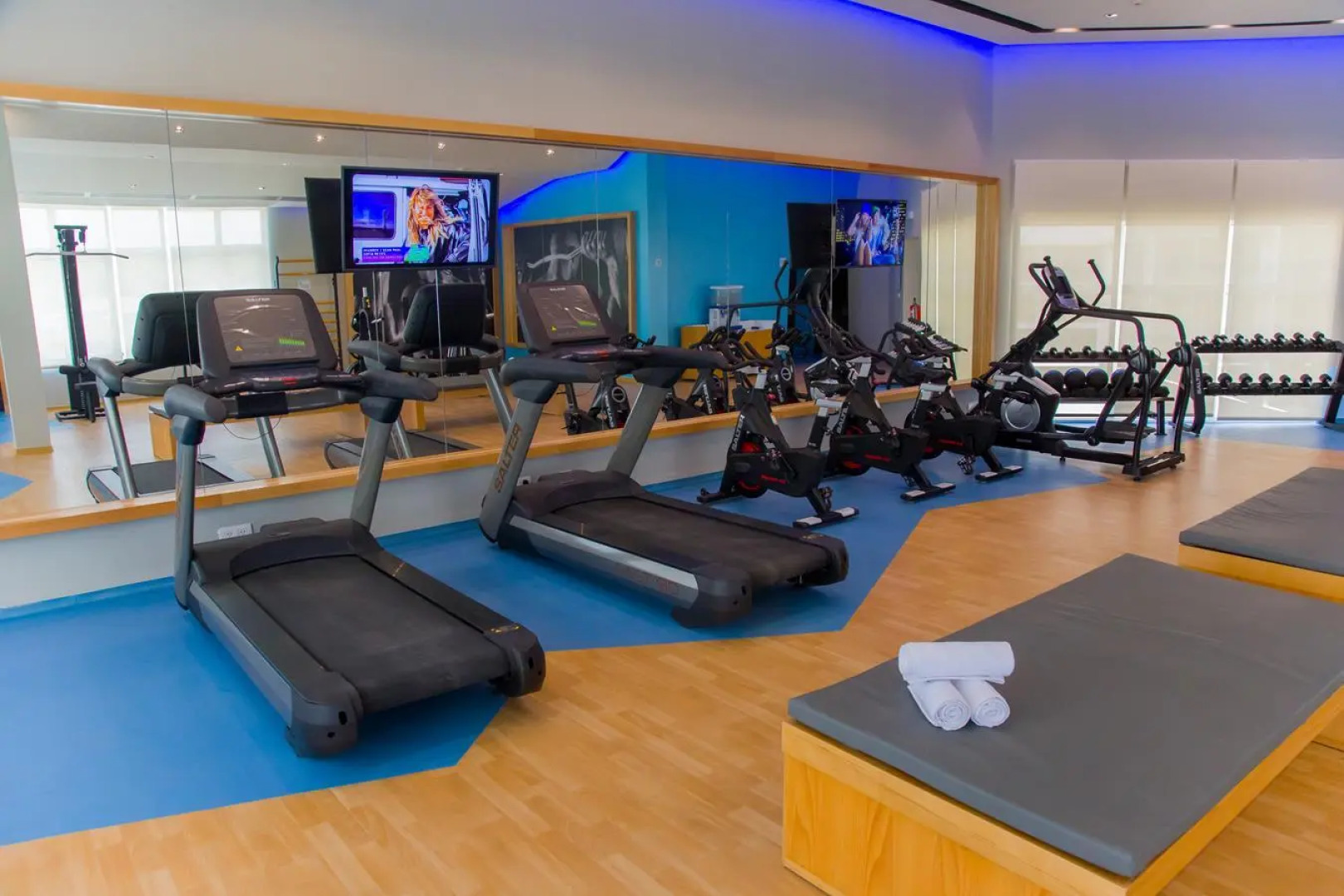 Gran Muthu Almirante Beach