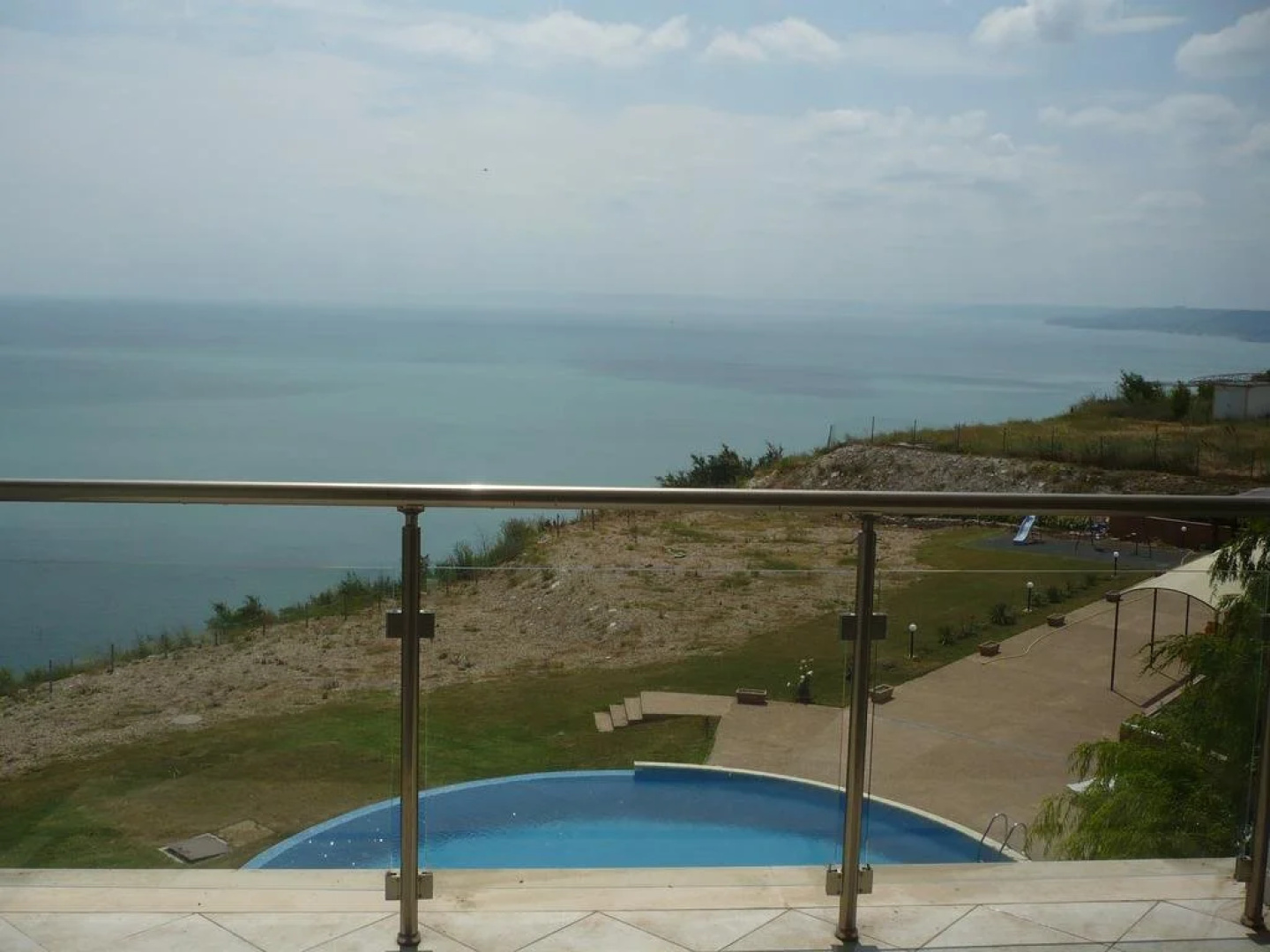 July Morning Seaside Resort