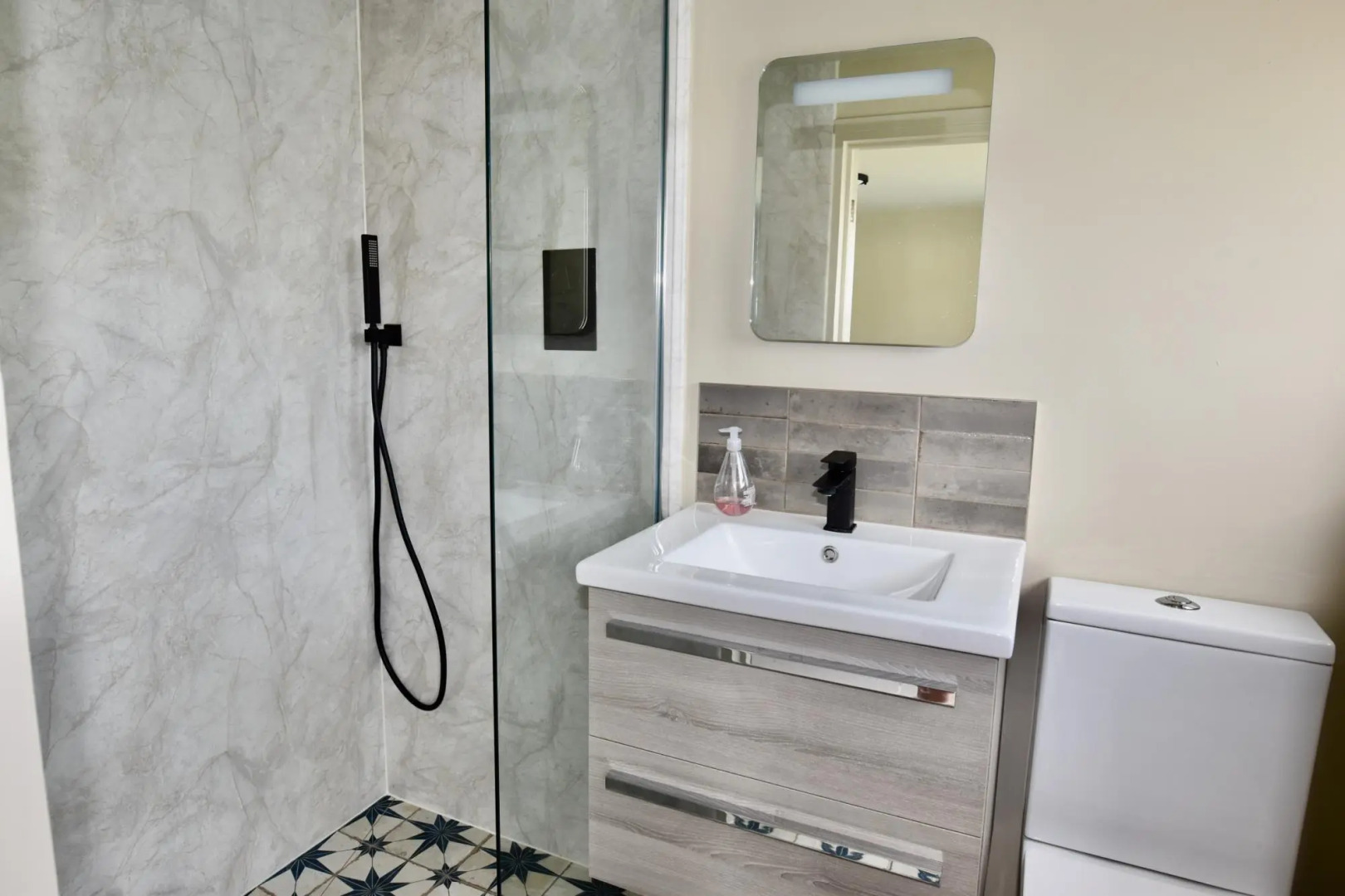 Blenheim House a Seaside Home for 12