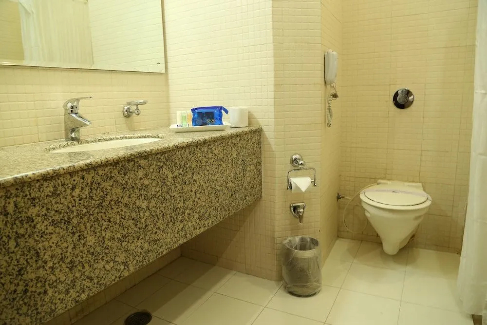 OYO 2192 Hotel Gianz