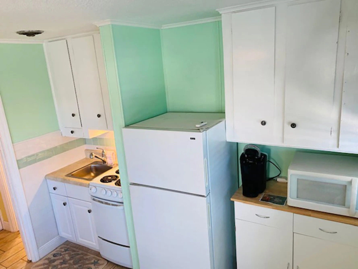 Redington Directly on the Beach Sea Rocket WiFi Parking 14