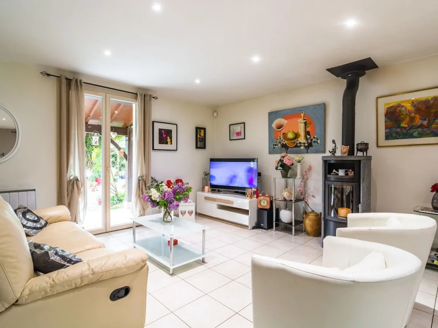 Beautiful Holiday Home in Espere with Swimming Pool