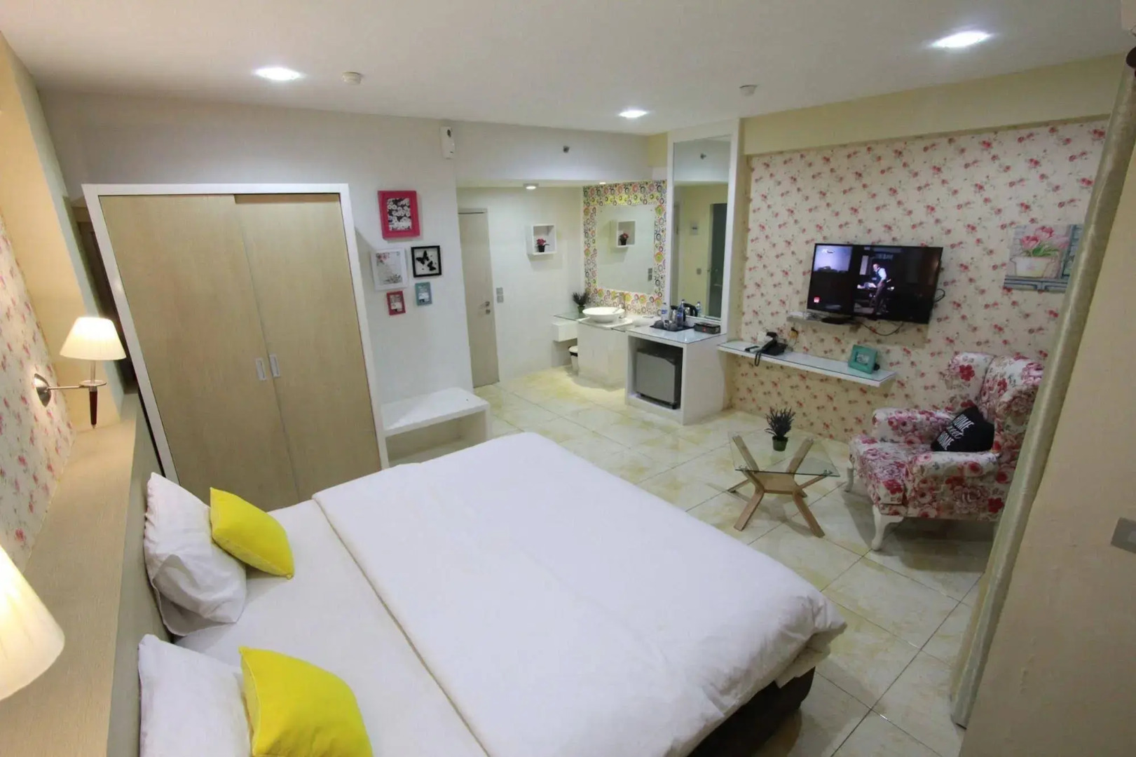 Fastrooms Bekasi Hotel