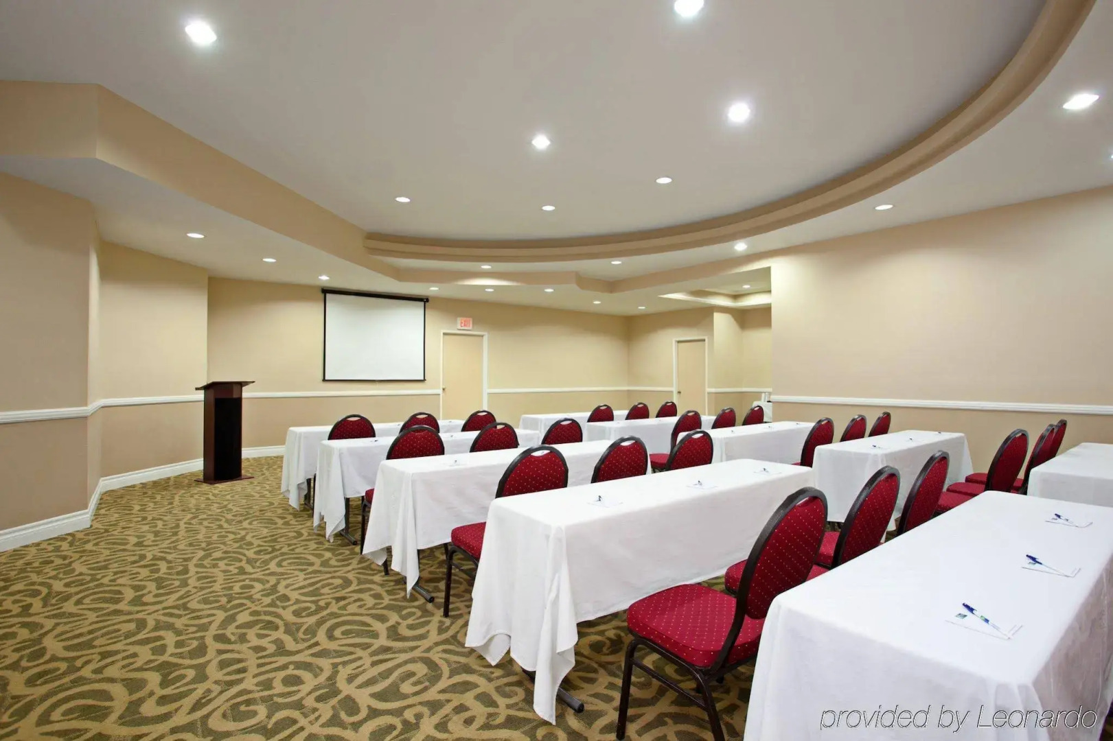 Holiday Inn Express & Suites Pasadena - Los Angeles by IHG